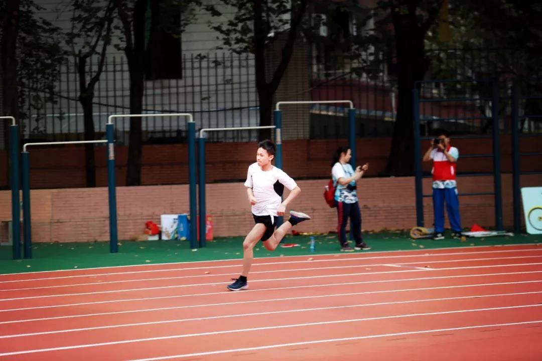 华附国际部学生参加运动会